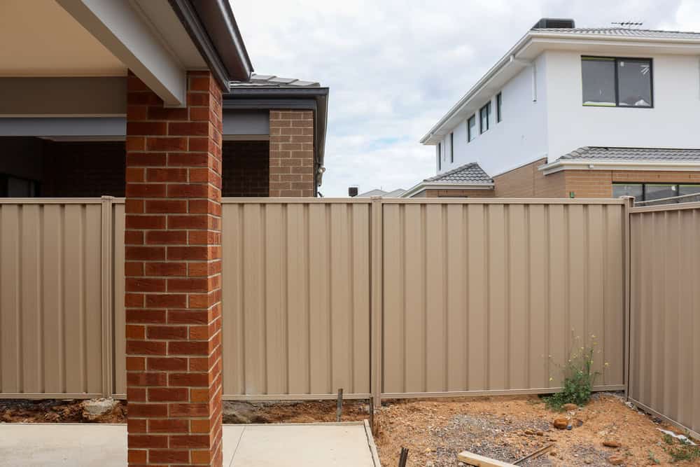 What Are My Rights When My Neighbor Owns the Wall I Want to Paint Dartford?